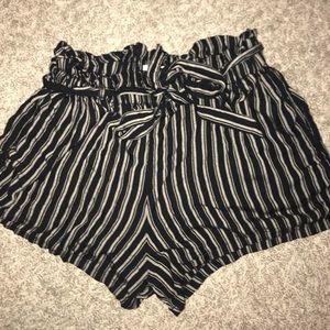 HOLLISTER PAPERBAG SHORTS